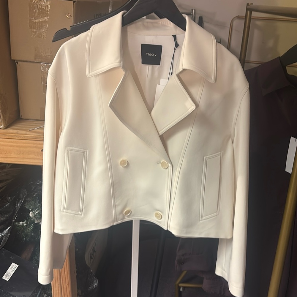 Theory Cropped Admiral Crepe Trench in Rice